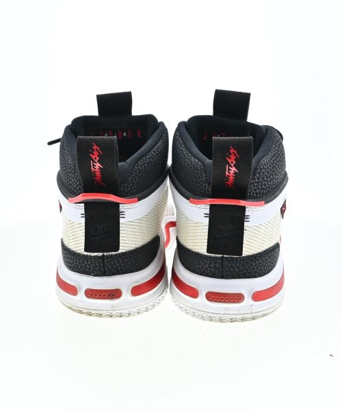 NIKE รองเท้าผ้าใบ