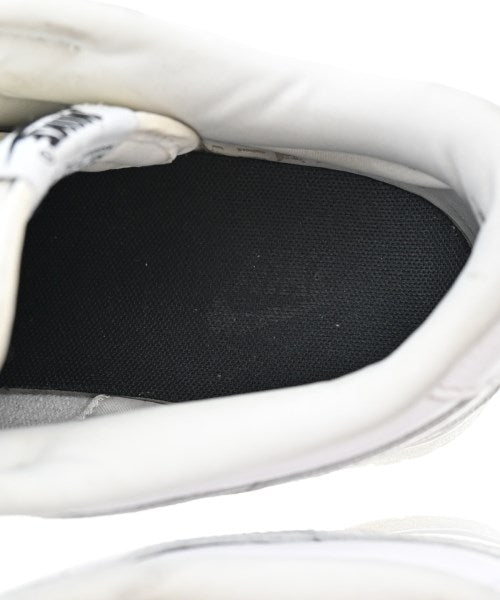 NIKE รองเท้าผ้าใบ
