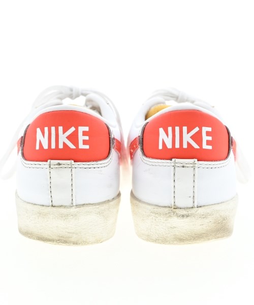 NIKE รองเท้าผ้าใบ