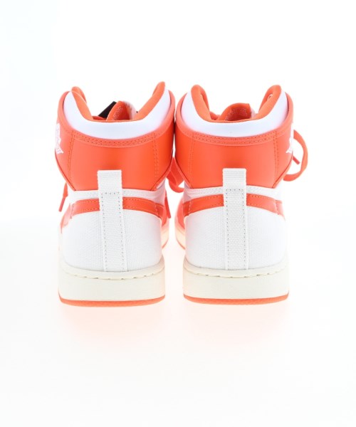 NIKE รองเท้าผ้าใบ