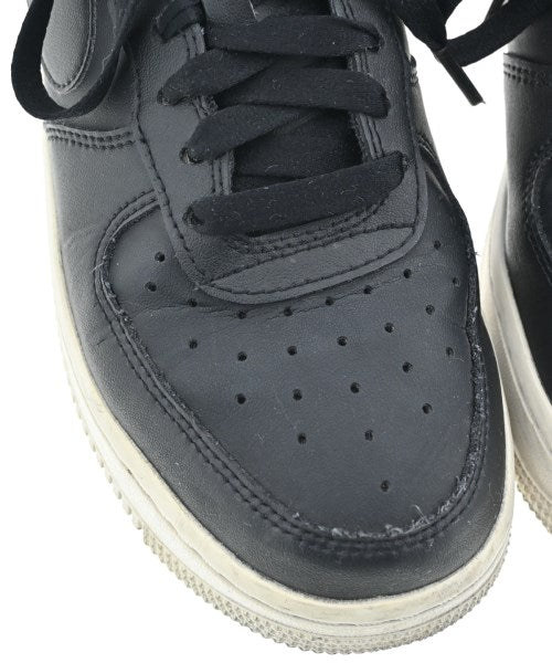 NIKE รองเท้าผ้าใบ