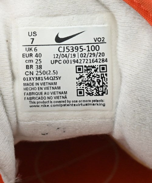 NIKE รองเท้าผ้าใบ