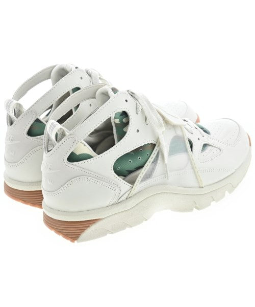 NIKE รองเท้าผ้าใบ