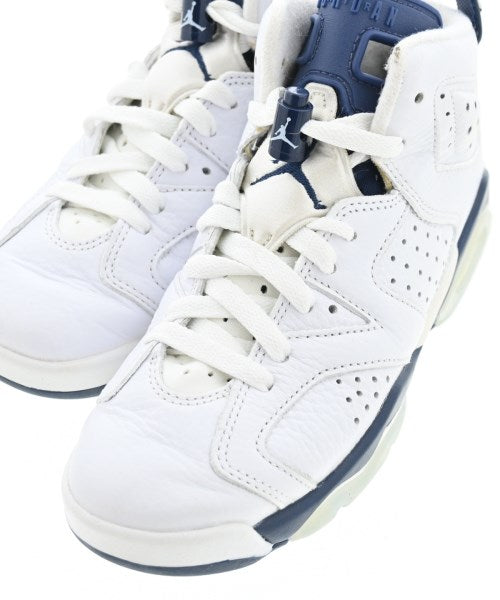 NIKE รองเท้าผ้าใบ