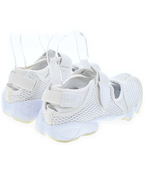 NIKE รองเท้าผ้าใบ