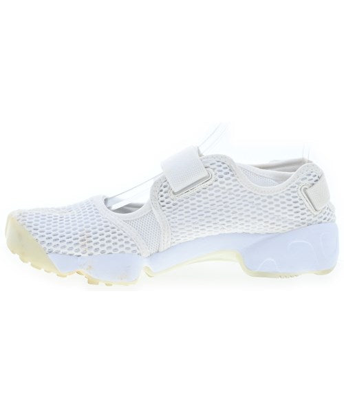 NIKE รองเท้าผ้าใบ