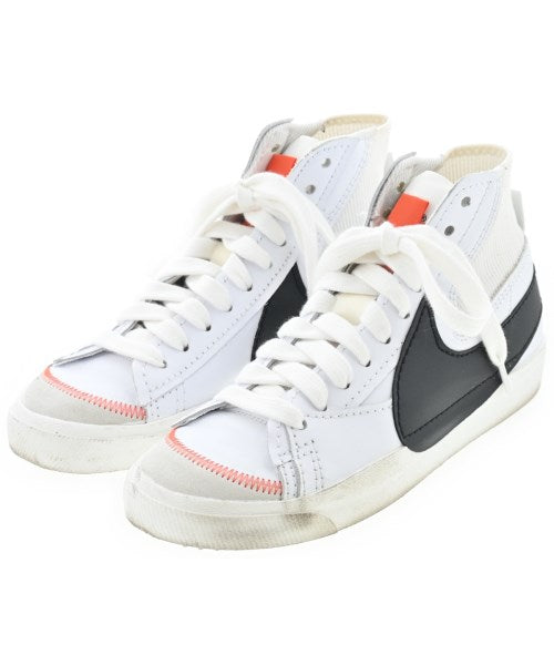 NIKE รองเท้าผ้าใบ