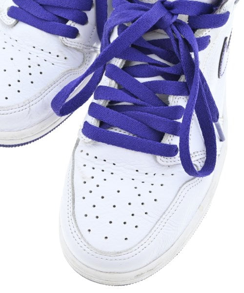 NIKE รองเท้าผ้าใบ