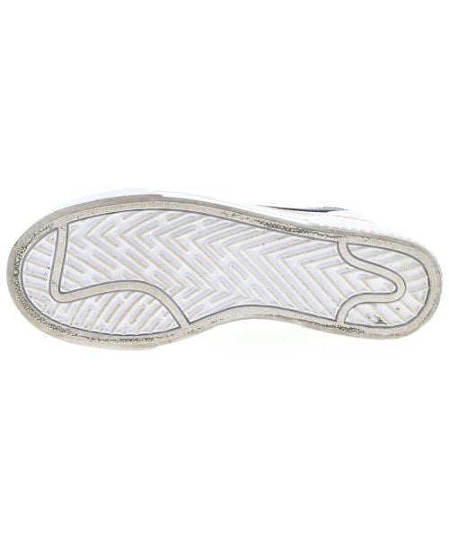 NIKE รองเท้าผ้าใบ