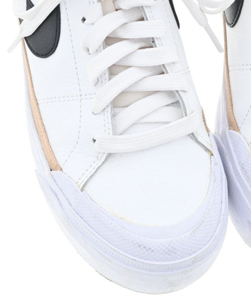 NIKE รองเท้าผ้าใบ