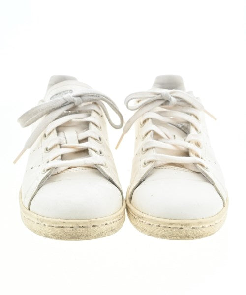 adidas รองเท้าผ้าใบ