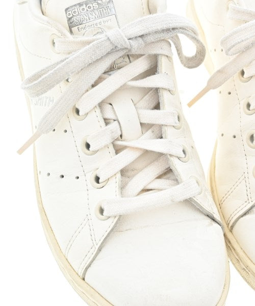 adidas รองเท้าผ้าใบ