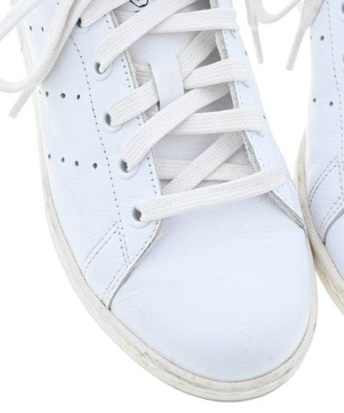 adidas รองเท้าผ้าใบ