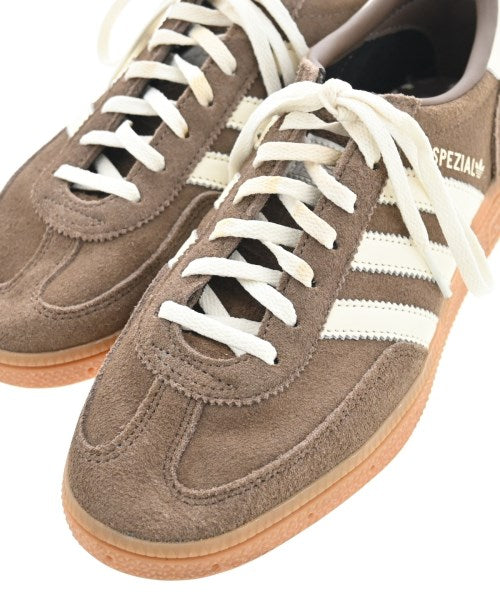 adidas รองเท้าผ้าใบ