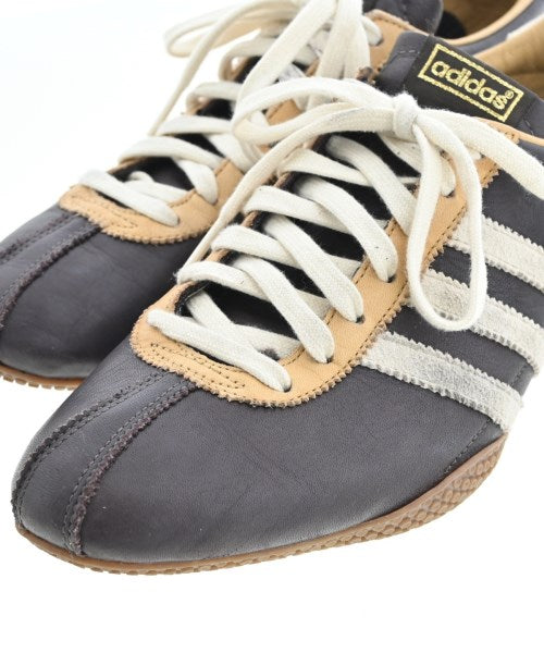 adidas รองเท้าผ้าใบ