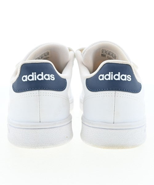adidas รองเท้าผ้าใบ
