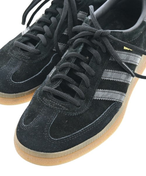 adidas รองเท้าผ้าใบ