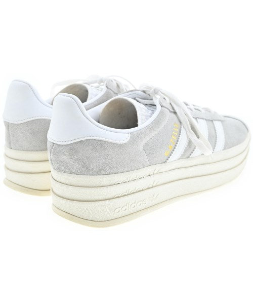 adidas รองเท้าผ้าใบ