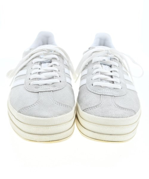 adidas รองเท้าผ้าใบ