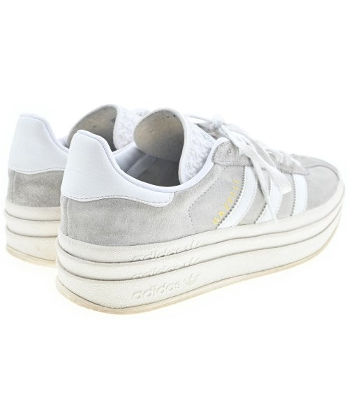 adidas รองเท้าผ้าใบ