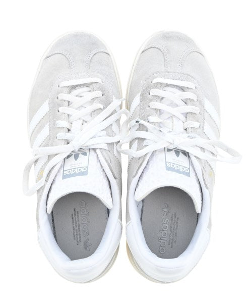 adidas รองเท้าผ้าใบ