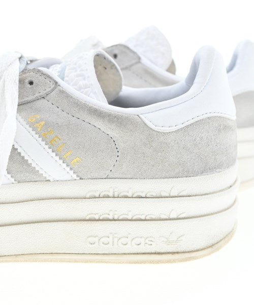 adidas รองเท้าผ้าใบ