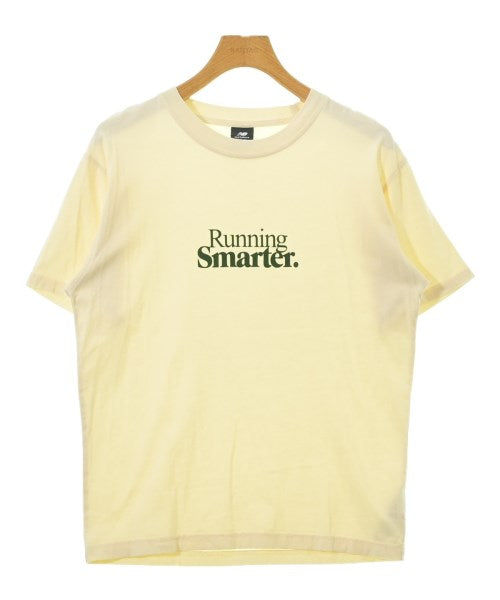 New Balance เสื้อยืด/เสื้อท็อปส์