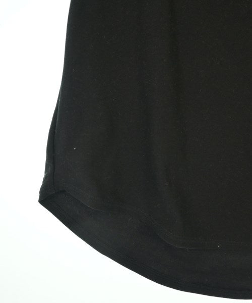 New Balance เสื้อยืด/เสื้อท็อปส์