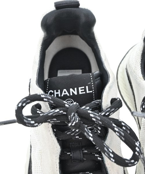 CHANEL รองเท้าผ้าใบ
