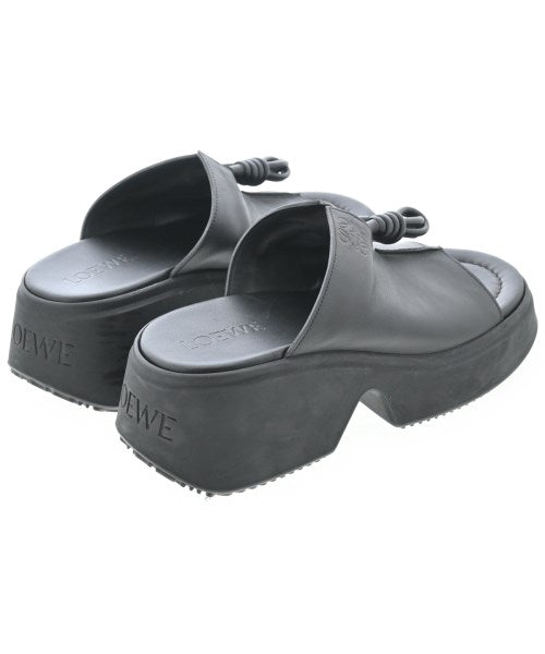 LOEWE รองเท้าแตะ