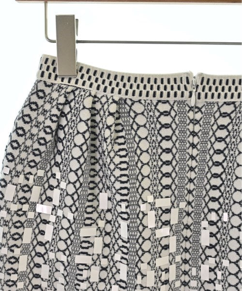 CHANEL กระโปรงยาวถึงเข่า