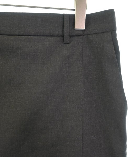 PRADA กระโปรงยาวถึงเข่า