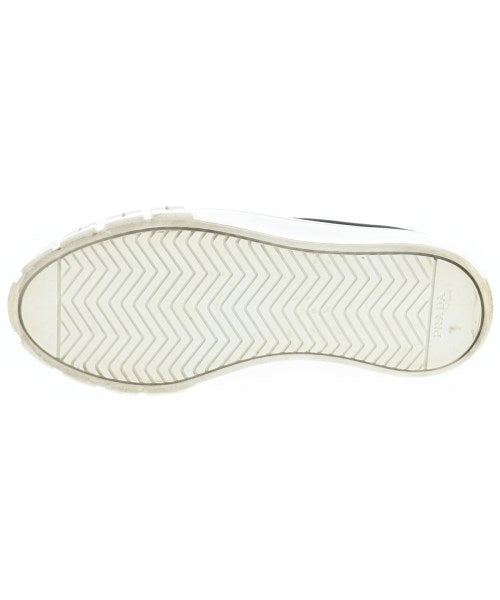 PRADA รองเท้าผ้าใบ