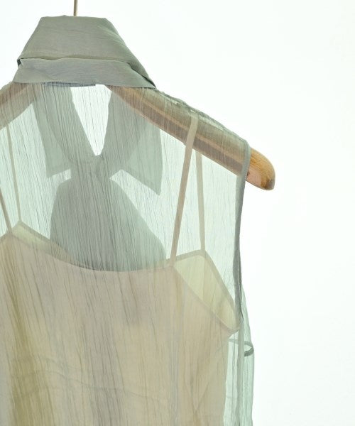 PRADA เสื้อลำลอง