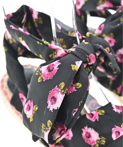 PRADA รองเท้าพื้นเชือกสาน