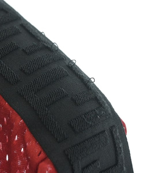 FENDI เสื้อยืด/เสื้อท็อปส์