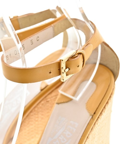 Salvatore Ferragamo รองเท้าแตะ