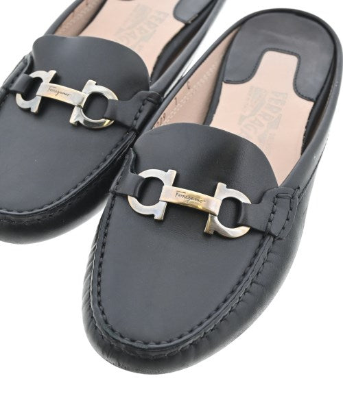 Salvatore Ferragamo รองเท้าแตะ