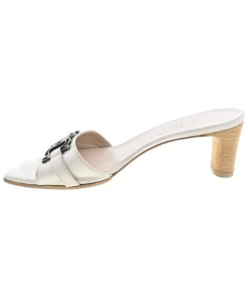 Salvatore Ferragamo รองเท้าแตะ