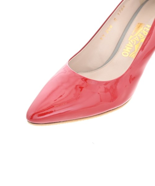 Salvatore Ferragamo รองเท้าส้นสูง