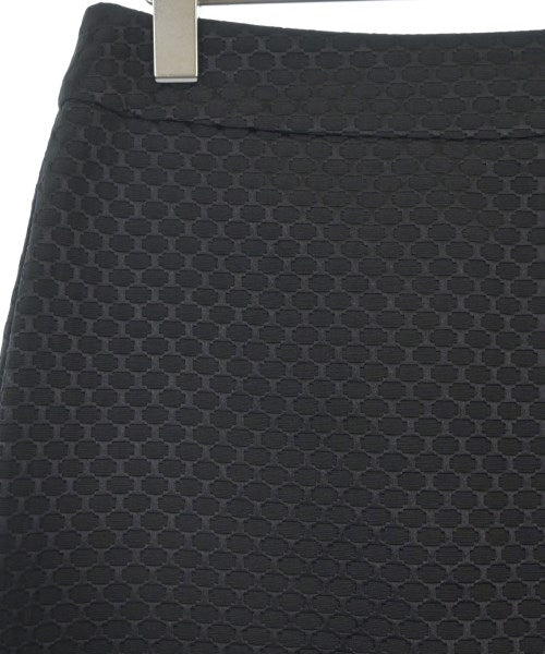 ARMANI COLLEZIONI กระโปรงยาวถึงเข่า