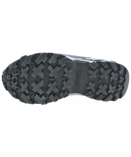 BURBERRY รองเท้าผ้าใบ