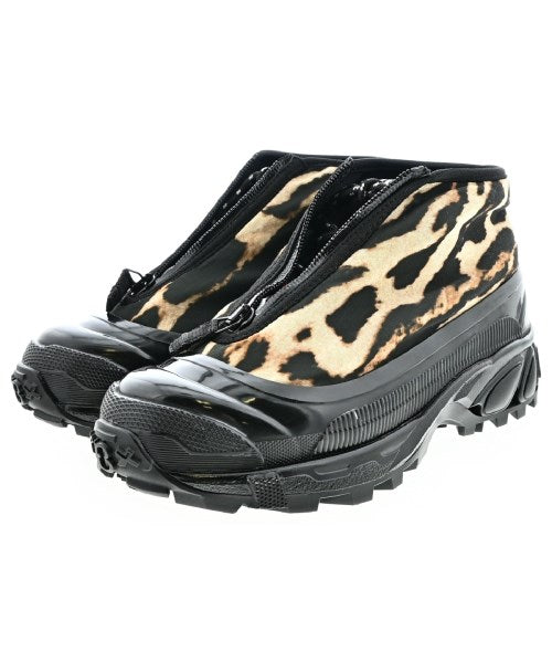 BURBERRY รองเท้าผ้าใบ