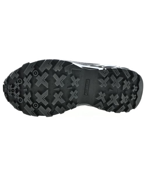 BURBERRY รองเท้าผ้าใบ