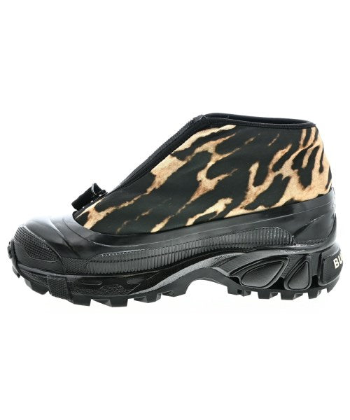 BURBERRY รองเท้าผ้าใบ