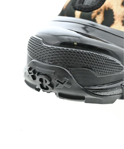 BURBERRY รองเท้าผ้าใบ