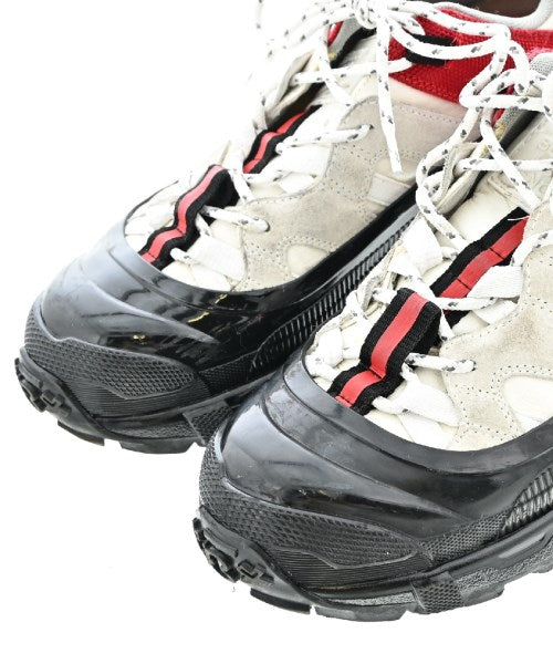 BURBERRY รองเท้าผ้าใบ