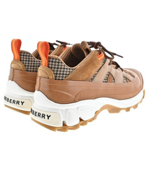 BURBERRY รองเท้าผ้าใบ