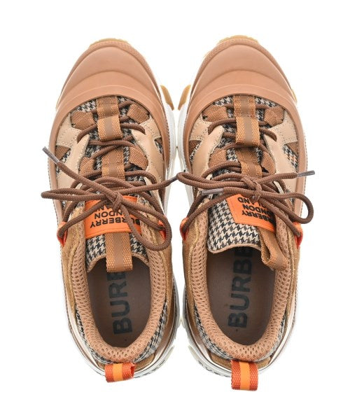 BURBERRY รองเท้าผ้าใบ