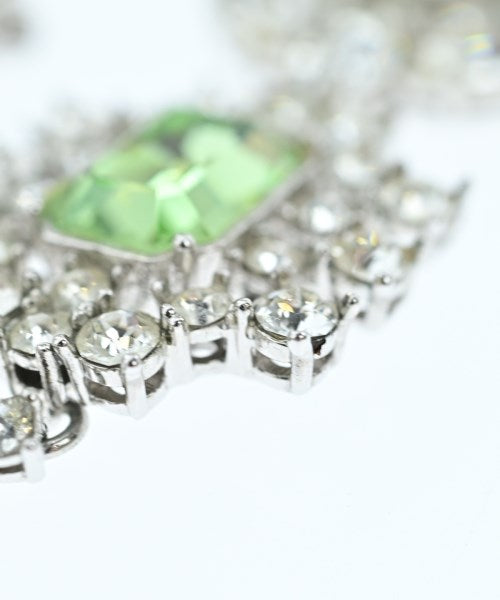 BURBERRY เข็มกลัด/ดอกไม้ติดเสื้อ